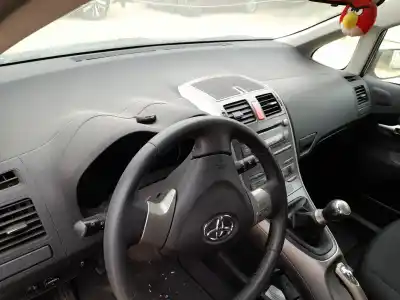 Scrapping Vehicle toyota auris (_e15_) 1.4 d-4d (nde150_) of the year 2008 powered 1nd