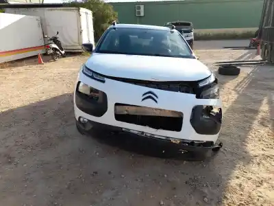 Veicolo di demolizione citroen c4 cactus 1.2 vti 82 dell'anno 2015 alimentato hm01