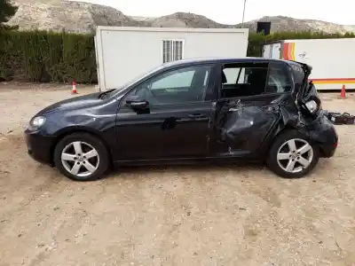 Veículo de Sucata VOLKSWAGEN GOLF VI (5K1) 1.6 TDI do ano 2012 alimentado CAY