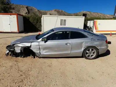 Veículo de Sucata AUDI A5 (8T3) 2.7 TDI do ano 2008 alimentado CGKA