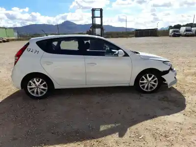 Scrapping Vehicle hyundai i30 (fd) 1.6 crdi of the year 2009 powered d4fb