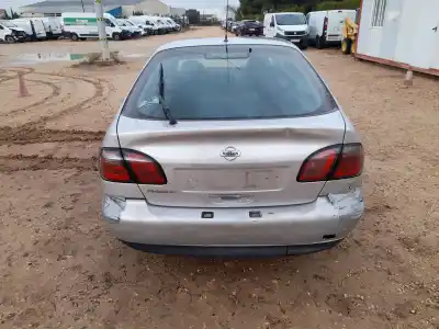 Veicolo di demolizione nissan primera (p11) 2.0 td dell'anno 2000 alimentato cd20