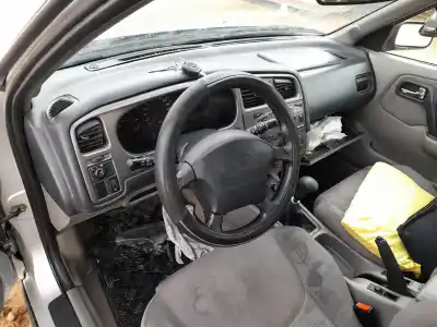 Veicolo di demolizione nissan primera (p11) 2.0 td dell'anno 2000 alimentato cd20