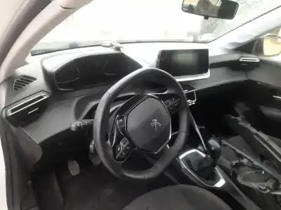 Sloopvoertuig peugeot 208 ii (ub_, up_, uw_, uj_) 1.2 puretech 75 van het jaar 2022 aangedreven hm05