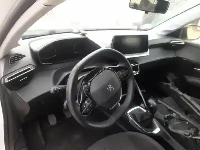 Veicolo di demolizione peugeot 208 ii (ub_, up_, uw_, uj_) 1.2 puretech 75 dell'anno 2022 alimentato hm05