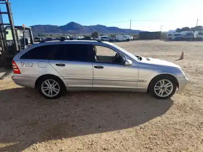 Veicolo di demolizione mercedes-benz clase c t-model (s203) c 220 cdi (203.206) dell'anno 2004 alimentato 646963