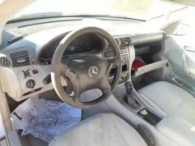 Veicolo di demolizione mercedes-benz clase c t-model (s203) c 220 cdi (203.206) dell'anno 2004 alimentato 646963