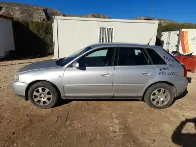 Veículo de Sucata AUDI A3 (8L1) 1.6 do ano 2000 alimentado BFQ