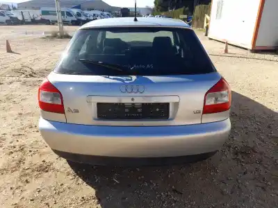 Veículo de Sucata audi a3 (8l1) 1.6 do ano 2000 alimentado bfq