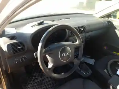 Veículo de Sucata audi a3 (8l1) 1.6 do ano 2000 alimentado bfq