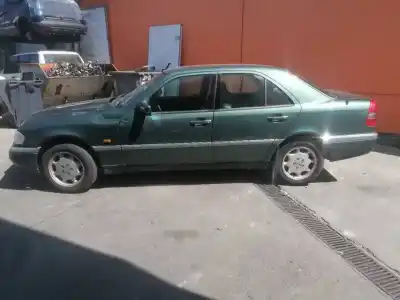 Vehicul casat mercedes-benz clase c (w202) berlina 2.2 cat al anului 1995 alimentat m111961