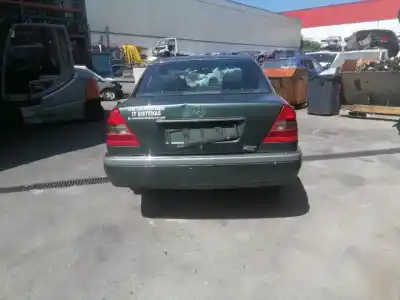 Vehicul casat mercedes-benz clase c (w202) berlina 2.2 cat al anului 1995 alimentat m111961