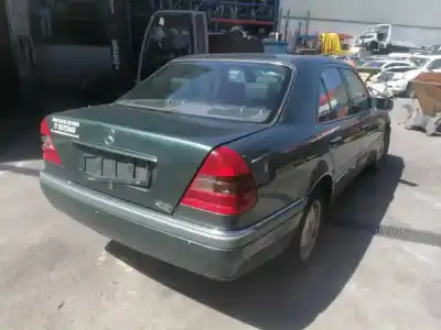 Vehicul casat mercedes-benz clase c (w202) berlina 2.2 cat al anului 1995 alimentat m111961