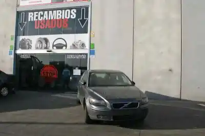 Veículo de Sucata volvo s40 berlina 2.4 momentum do ano 2005 alimentado b5244s5