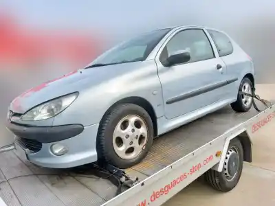 Veículo de Sucata PEUGEOT 206 BERLINA XS do ano 2001 alimentado KFW