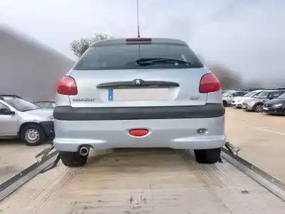Veículo de Sucata peugeot 206 berlina xs do ano 2001 alimentado kfw