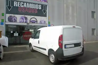 Vehicul casat opel combo d kasten l2h1 2.4t al anului 2013 alimentat 263a2000