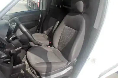 Vehicul casat opel combo d kasten l2h1 2.4t al anului 2013 alimentat 263a2000