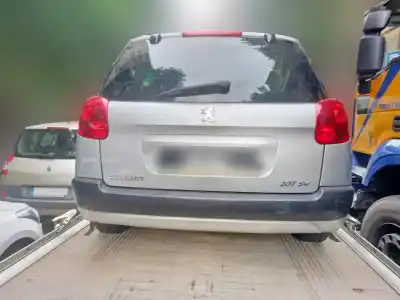 Veículo de Sucata peugeot 207 207 5p sport 1.4 do ano 2010 alimentado 8fp