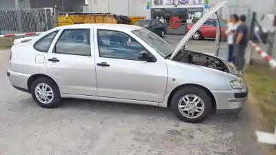 Veículo de Sucata seat cordoba berlina (6k2) signo do ano 2000 alimentado aua