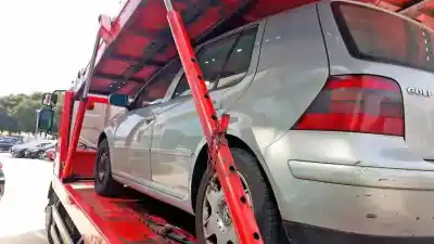 Здавання транспортного засобу VOLKSWAGEN GOLF IV BERLINA (1J1) Highline року 2000 потужний AHF