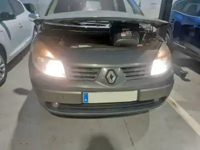 Veículo de Sucata renault scenic ii confort expression do ano 2006 alimentado k9k p7