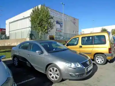 Véhicule à la ferraille VOLKSWAGEN PASSAT BERLINA (3C2) Advance Plus de l'année 2005 alimenté BKP