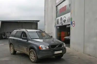 Veículo de Sucata VOLVO XC90 D5 Executive (7 asientos) (136kW) do ano 2005 alimentado D5244T4