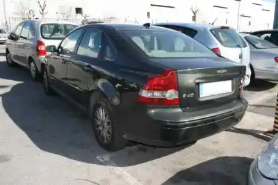 Veículo de Sucata volvo s40 berlina 1.6 d momentum do ano 2004 alimentado d4164t