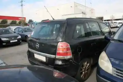 Veicolo di demolizione OPEL ZAFIRA B Cosmo dell'anno 2005 alimentato Z19DT