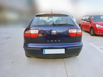 Здавання транспортного засобу seat leon (1m1) stella року 2001 потужний azd