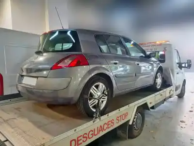 Sloopvoertuig RENAULT MEGANE II BERLINA 5P Confort Dynamique van het jaar 2004 aangedreven K9K728