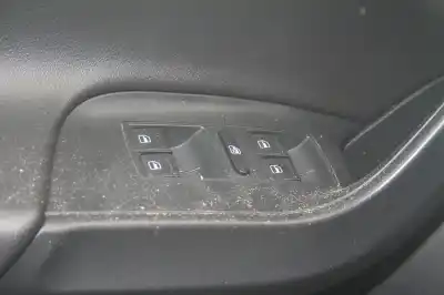 Véhicule à la ferraille seat ibiza (6p1) fr de l'année 2016 alimenté chz