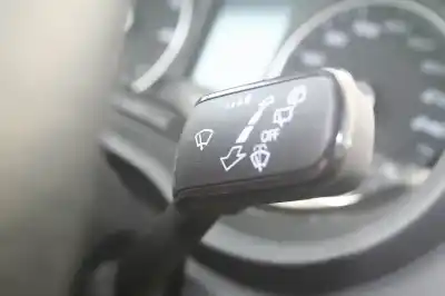 Véhicule à la ferraille seat ibiza (6p1) fr de l'année 2016 alimenté chz