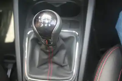 Véhicule à la ferraille seat ibiza (6p1) fr de l'année 2016 alimenté chz