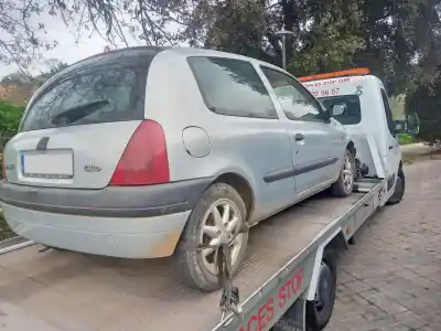 Утилизация автомобиля RENAULT CLIO II FASE I (B/CBO) 1.2 года 2001 питание D4F B7