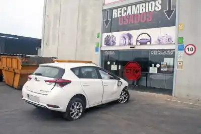 Veículo de Sucata toyota auris hybrid active do ano 2016 alimentado 2zr
