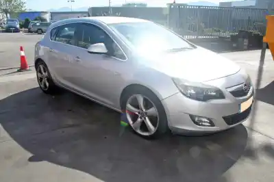 Veicolo di demolizione opel astra j lim. cosmo dell'anno 2010 alimentato a17dtr