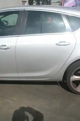 Veicolo di demolizione opel astra j lim. cosmo dell'anno 2010 alimentato a17dtr