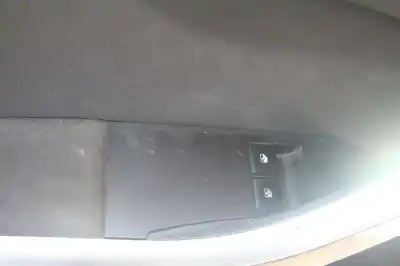 Veicolo di demolizione opel astra j lim. cosmo dell'anno 2010 alimentato a17dtr