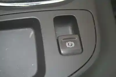 Veículo de Sucata opel insignia berlina essentia do ano 2011 alimentado a20dth