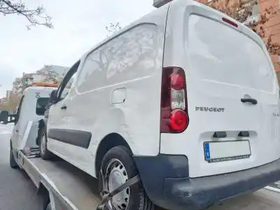 Veículo de Sucata PEUGEOT PARTNER KOMBI Confort do ano 2012 alimentado 9HF