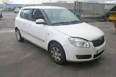 Sloopvoertuig skoda fabia (5j2 ) urban van het jaar 2008 aangedreven bnm