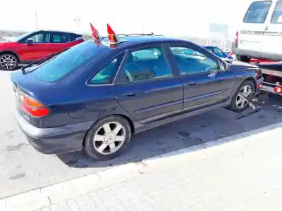 Veicolo di demolizione RENAULT LAGUNA (B56) 1.9 dTi dell'anno 2000 alimentato F9Q B7
