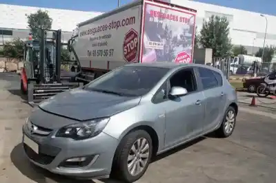 Sloopvoertuig opel astra j lim. excellence van het jaar 2013 aangedreven a17dts