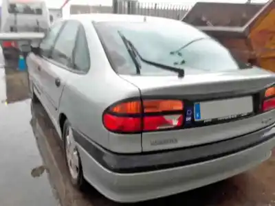 Veicolo di demolizione RENAULT LAGUNA (B56) 1.9 dCi Diesel CAT dell'anno 2000 alimentato F9Q B7