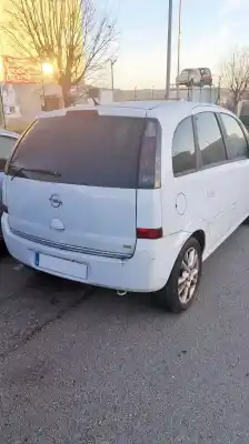 Véhicule à la ferraille opel meriva cosmo de l'année 2006 alimenté 