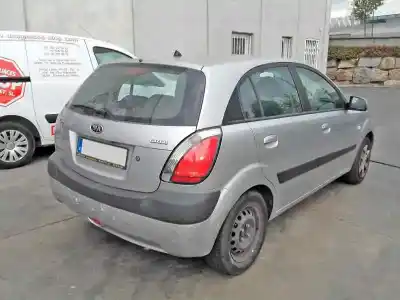 Sloopvoertuig KIA RIO 1.5 CRDi van het jaar 2006 aangedreven D4FA
