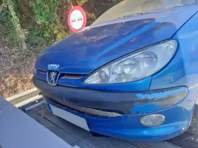 Vehicul casat peugeot 206 cc cc al anului 2001 alimentat nfu