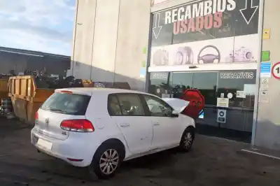 Veículo de Sucata volkswagen golf vi (5k1) advance bluemotion do ano 2010 alimentado cay